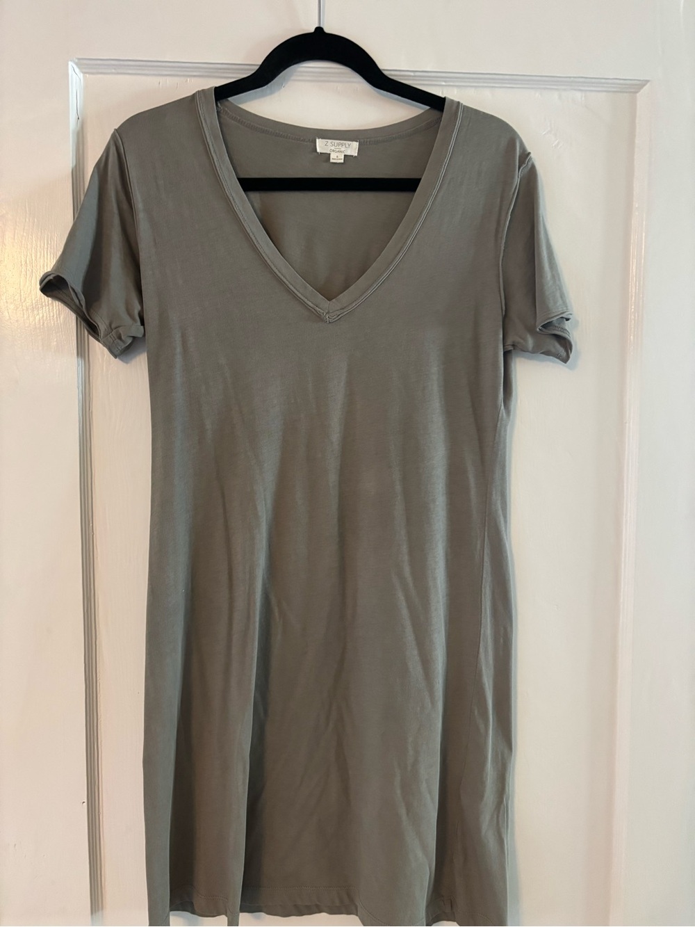 Z Supply Olive Gray V‑Neck Short Sleeve Tunic